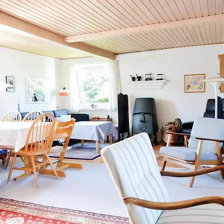펜션 Three-bedroom Holiday In 스트루에르