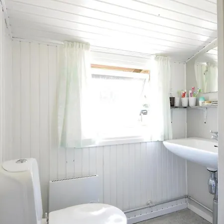 Three-bedroom Holiday In 스트루에르